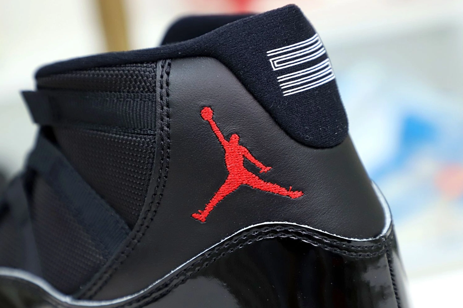 JORDAN 11 AIR 'BRED' 2019 RETRO 0927